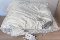 Ковдра шовкова Aonasi молочна 150х220 см, вага 1,5 кг